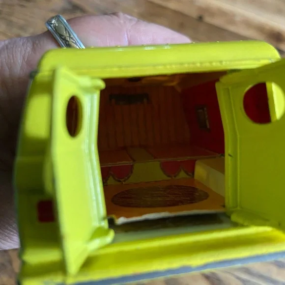 Corgi - Picture 4 of 7